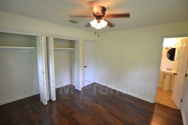 Building Photo - 1857 Theron Dr