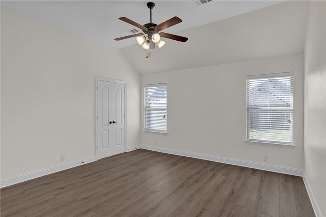 Building Photo - 2105 Burke Dr