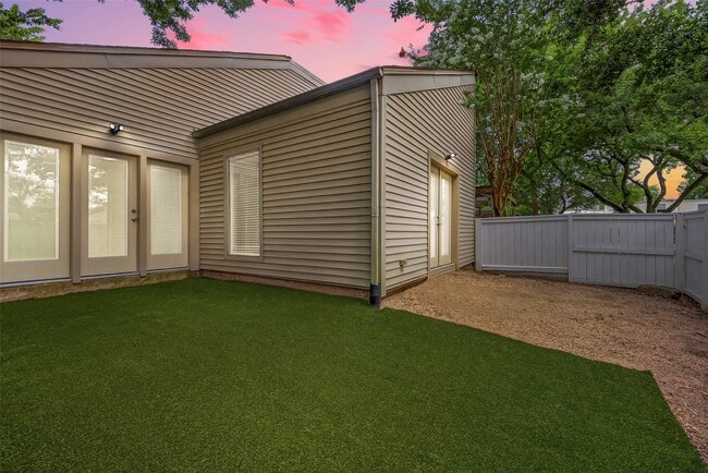 Building Photo - 1344 Chardonnay Dr