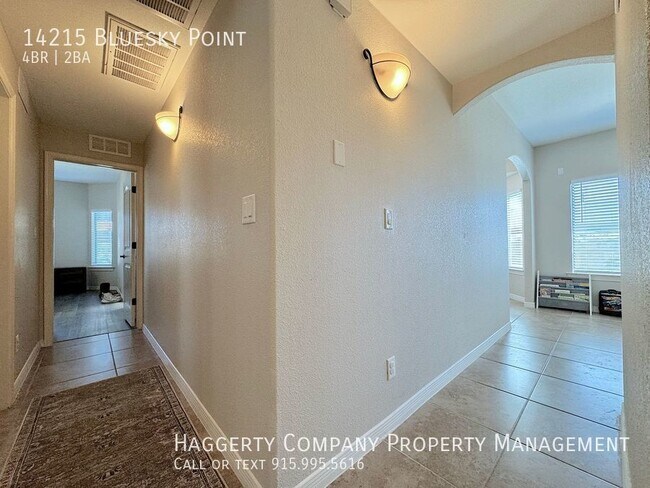 Building Photo - East El Paso 4 bed Refrig A/C Home