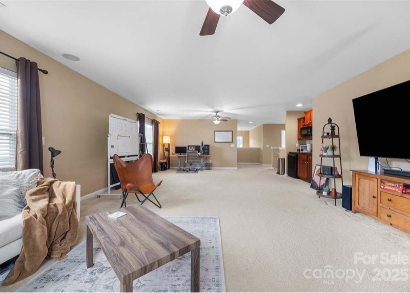 Building Photo - 673 Stonehenge Dr