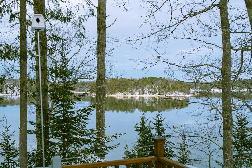 Building Photo - 18 Sandy Beach Rd