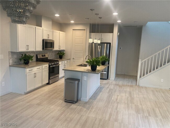 Building Photo - 1247 Rock Hls St