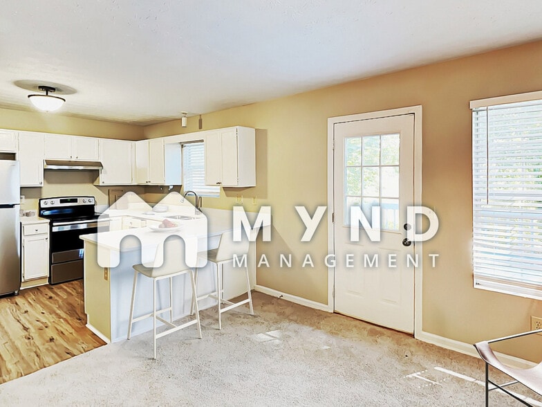 Building Photo - 5631 Regency Manor Ct