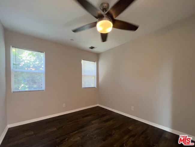 Building Photo - 15426 Camarillo St