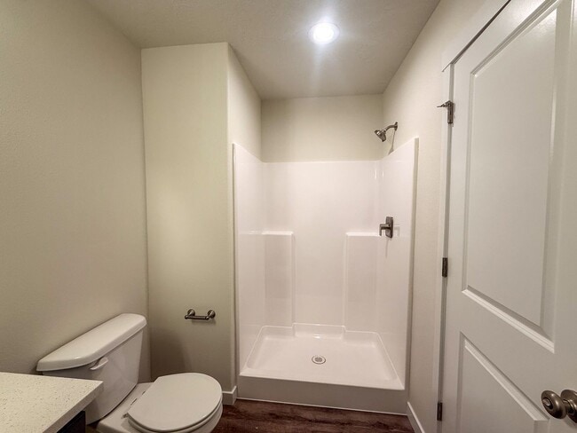 Building Photo - 505-507 NW Hillcrest Dr