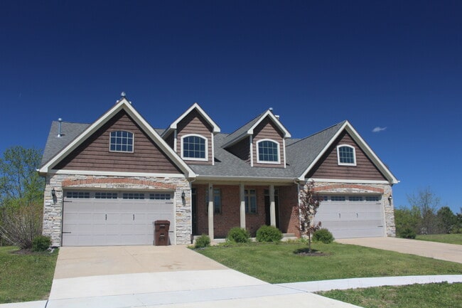 Building Photo - 746 Gabriela Ct
