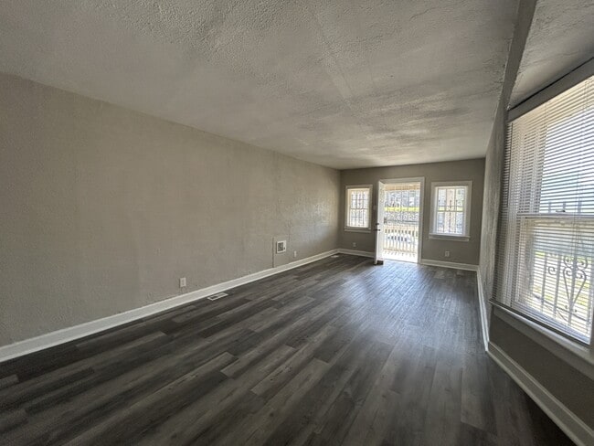 Building Photo - 111 N Denver Ave