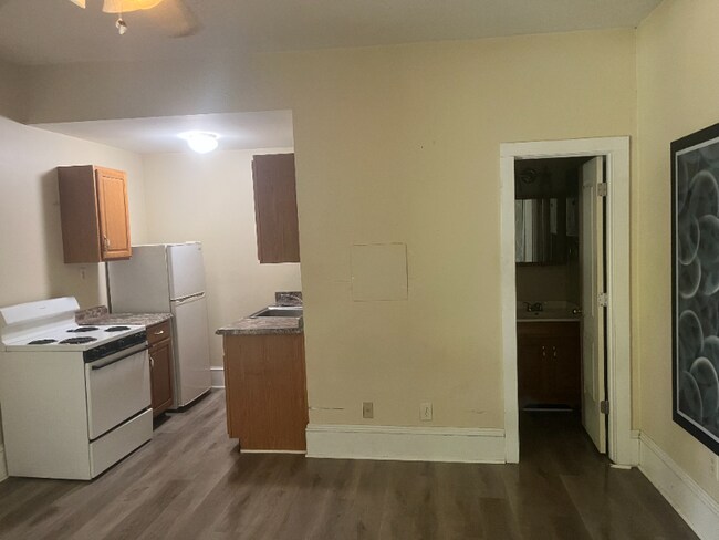 Building Photo - 505 Woodward St