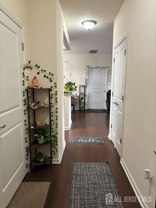 Primary Photo - 626 Strassle Wy