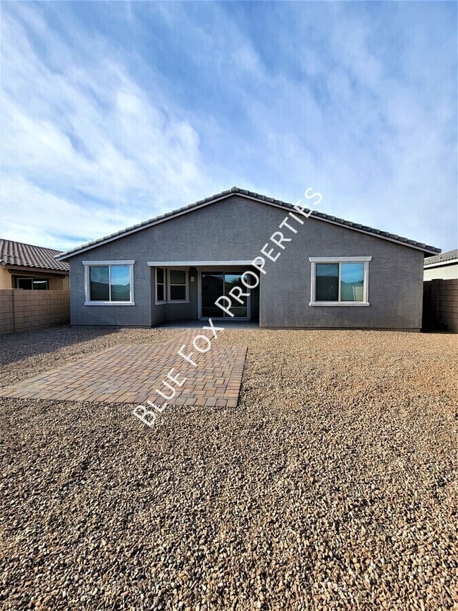 Building Photo - 5525 W Lazy Farm Dr