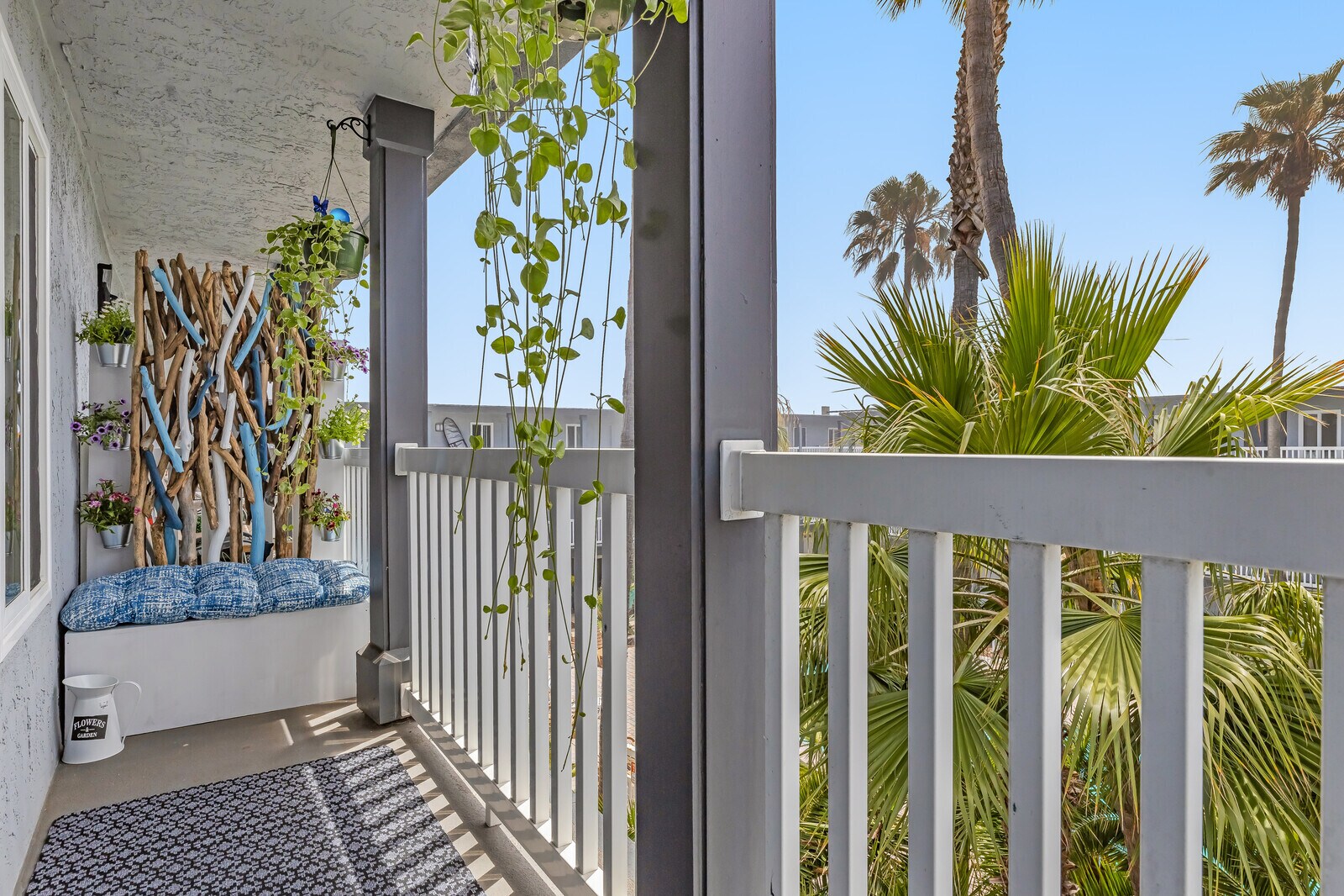 Building Photo - 1111 Seacoast Dr