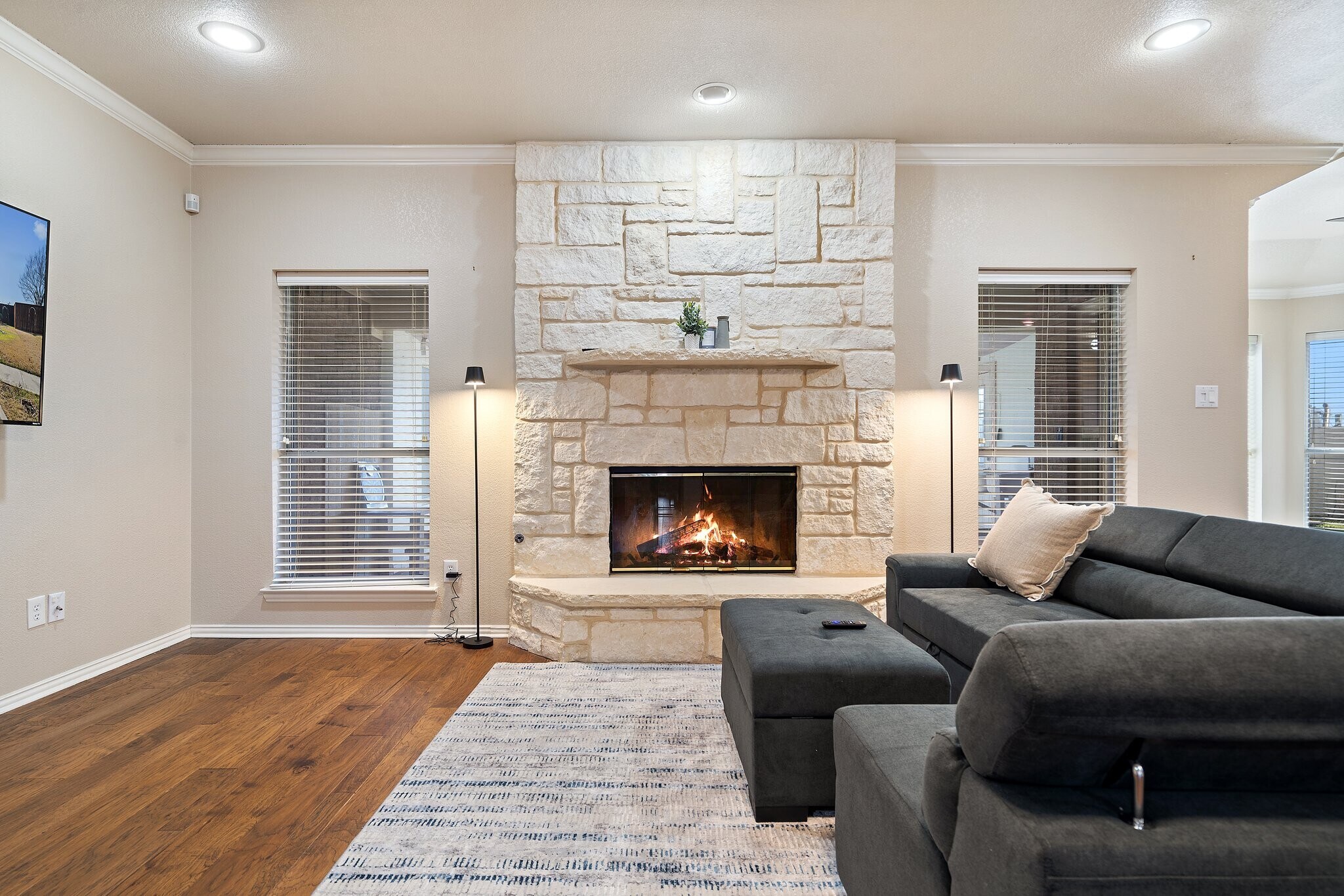 Building Photo - 107 Loda Ct