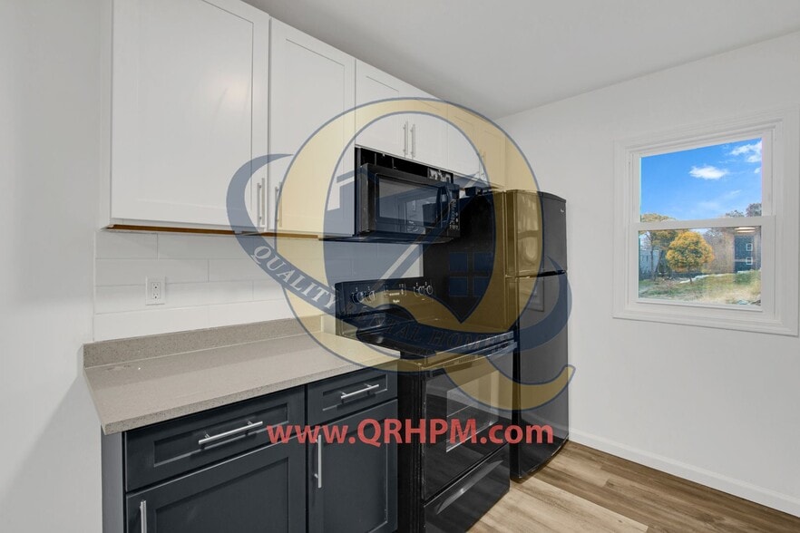 Interior Photo - Bradley Hills