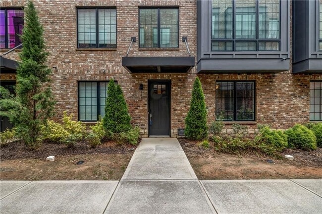 Building Photo - 267 Castleberry Station Dr SW