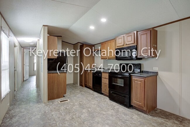Building Photo - Spacious 2BD/1BTH Home In OakRidge Village In Spencer