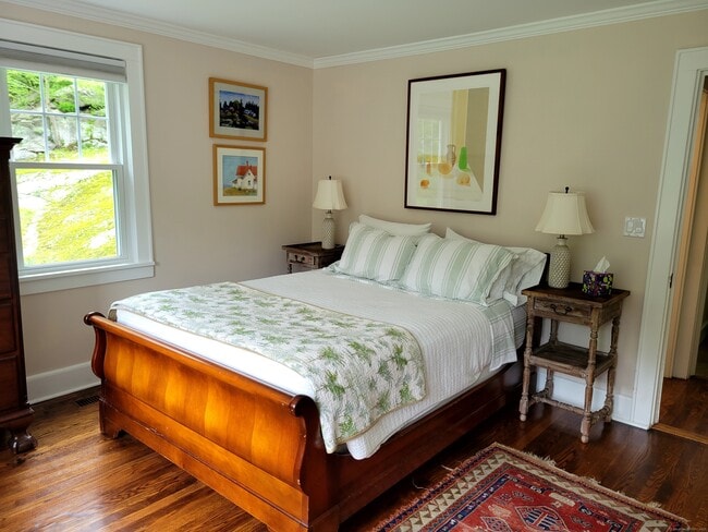 Building Photo - 81 W Mountain Rd