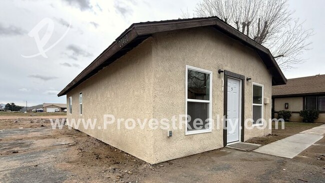 Building Photo - 20460 Rimrock Rd E