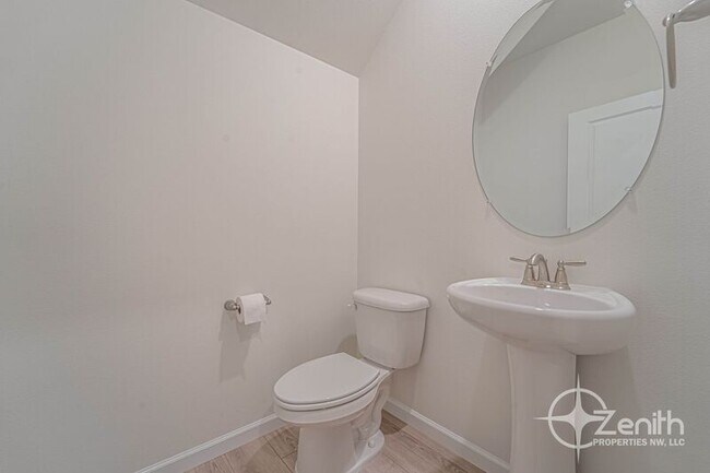 Building Photo - 7020 NE 156th Pl