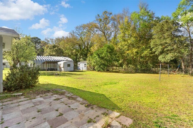 Building Photo - 20639 SW Rainbow Lakes Blvd