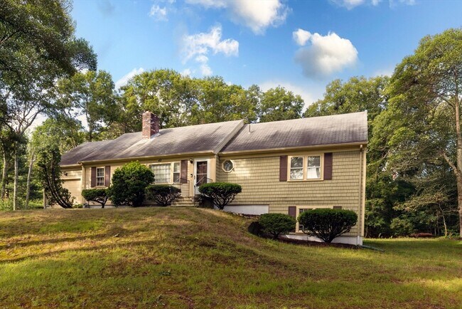 Building Photo - 49 Bramblebush Dr