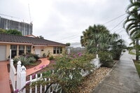 Building Photo - 10 Evergreen Dr