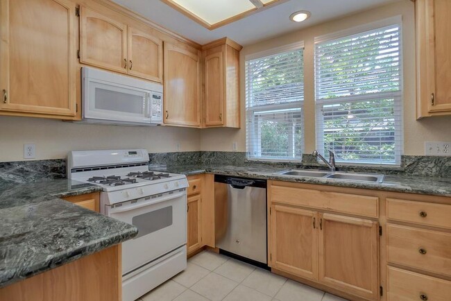 Kitchen - 509 Mace Blvd