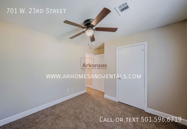 Building Photo - 701 W 23rd St