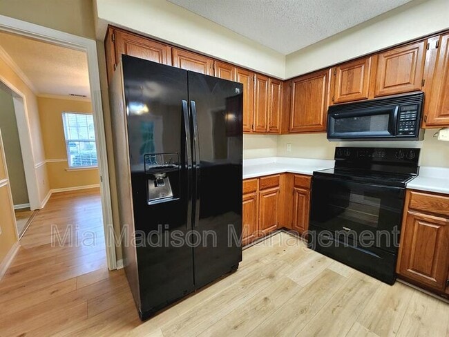 Building Photo - 21 Cobblestone Ct