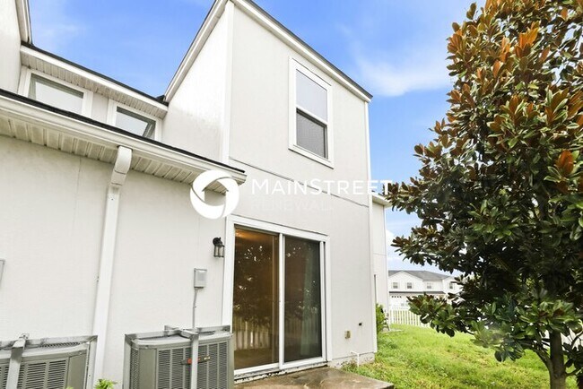 Building Photo - 3 Bedroom Pet-Friendly Home in Jacksonville, FL with Main Street Renewal