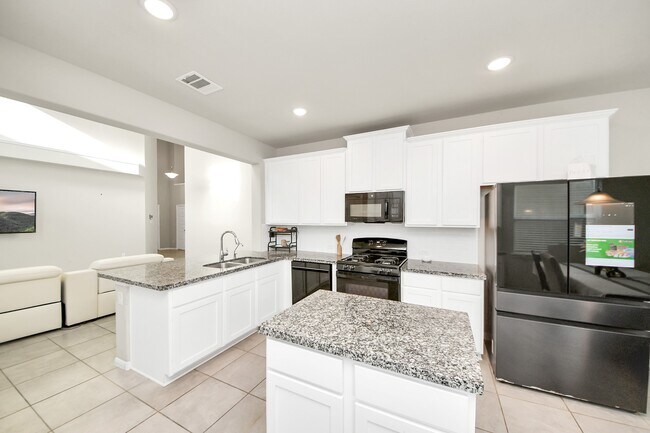 Building Photo - 6302 Prince Pl Dr