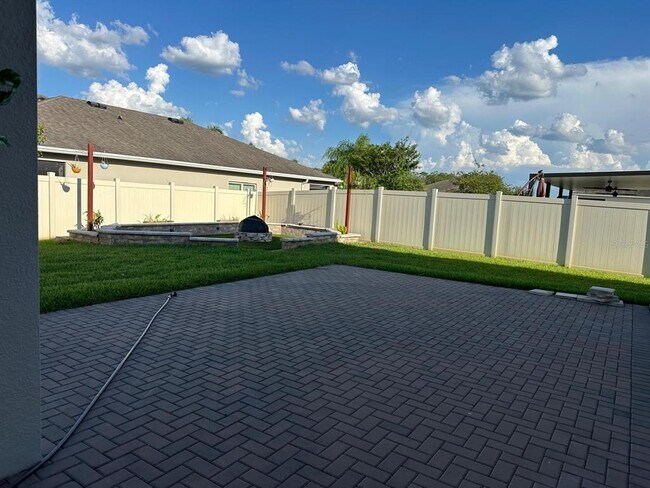 Building Photo - 2104 Stillwood Wy