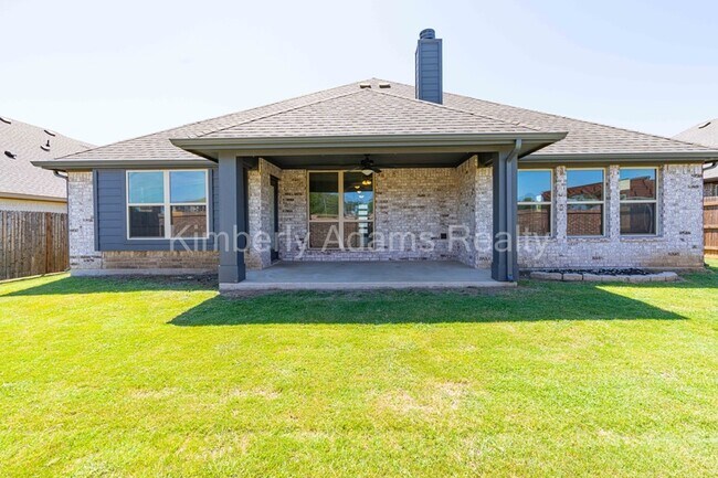 Building Photo - 213 Lariat Trail