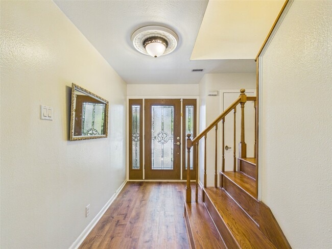 Building Photo - 2719 Olympia Dr