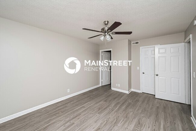 Building Photo - 3 Bedroom Pet-Friendly Home in Nashville, TN with Main Street Renewal