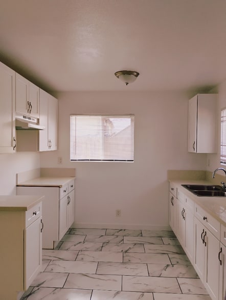Building Photo - 5943-5943 San Pedro St