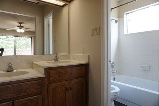 Building Photo - North Central SA - Thousand Oaks / 281 / 1604