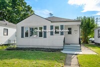 Building Photo - 5043 Washington St