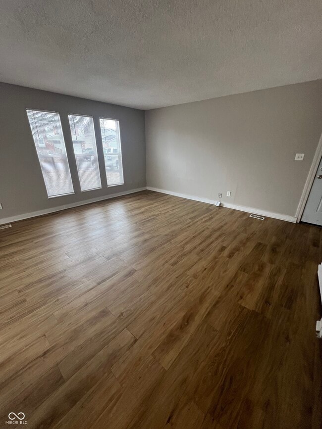 Building Photo - 9413 English Oak Dr