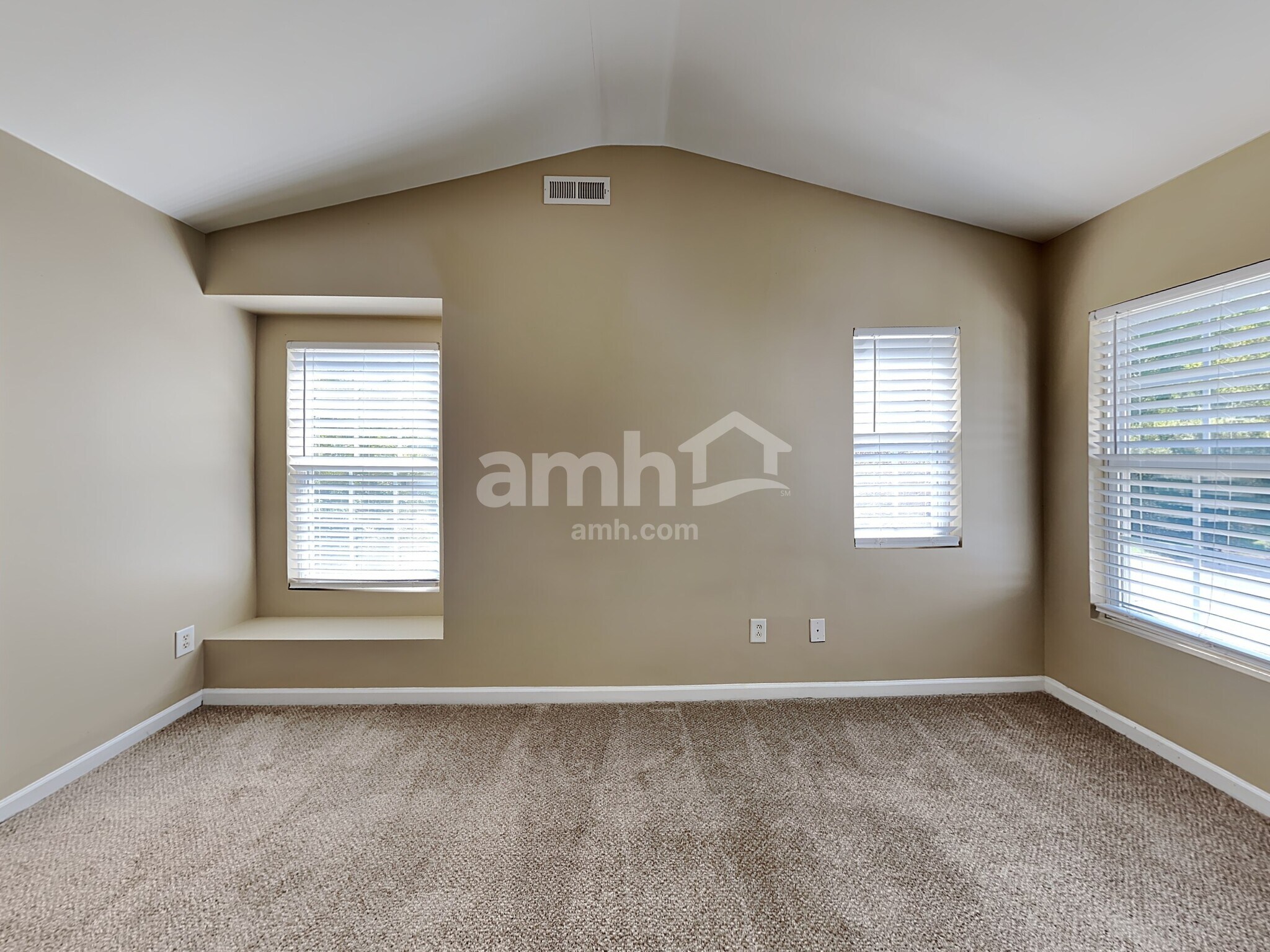Building Photo - 148 Bellfare Dr