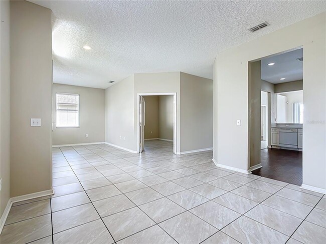 Building Photo - 610 Terranova Dr