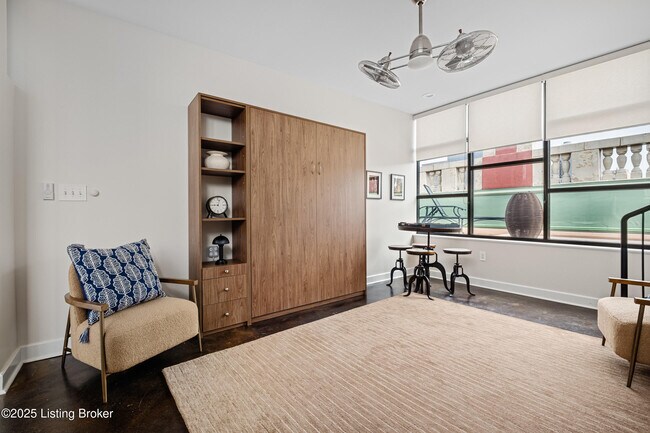 Building Photo - 604 S 3rd St