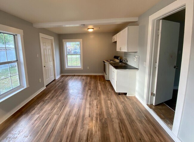 Building Photo - 433 Kayton Ave