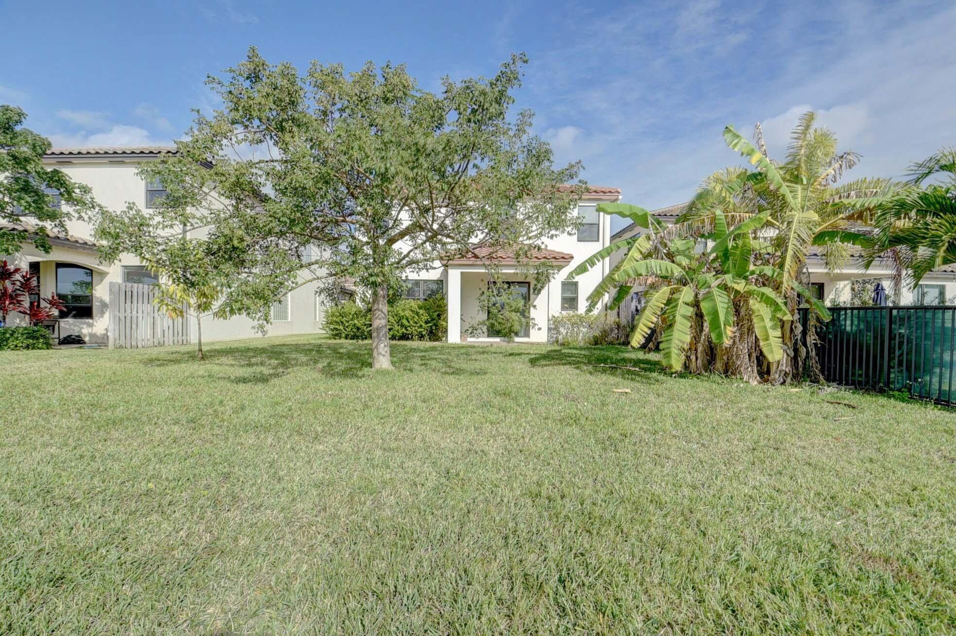 Building Photo - 8834 Willow Cove Ln