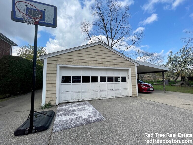 Building Photo - 83 Lexington St