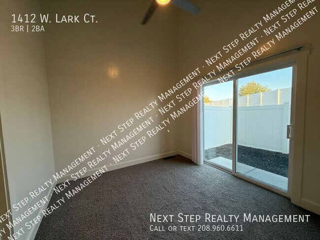 Building Photo - 1412 W Lark Ct