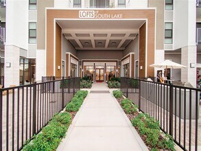 Building Photo - Lofts at South Lake