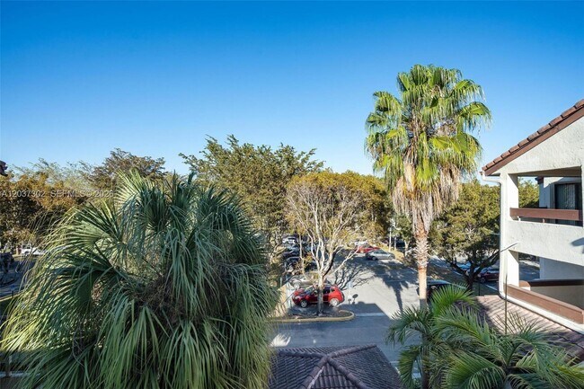 Building Photo - 9040 SW 125th Ave