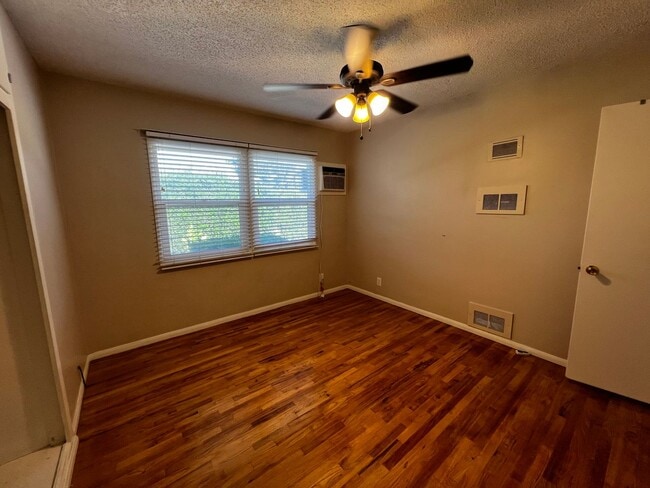 Building Photo - 1 Bedroom 1 Bath Duplex for Rent in Glendora