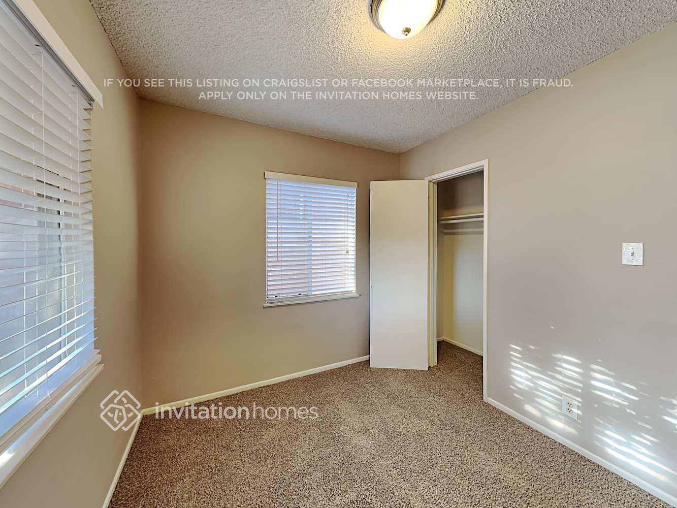 Building Photo - 852 N Parkside Dr